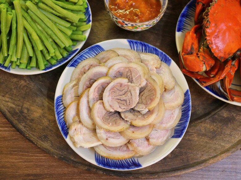Món giò lợn hấp sả