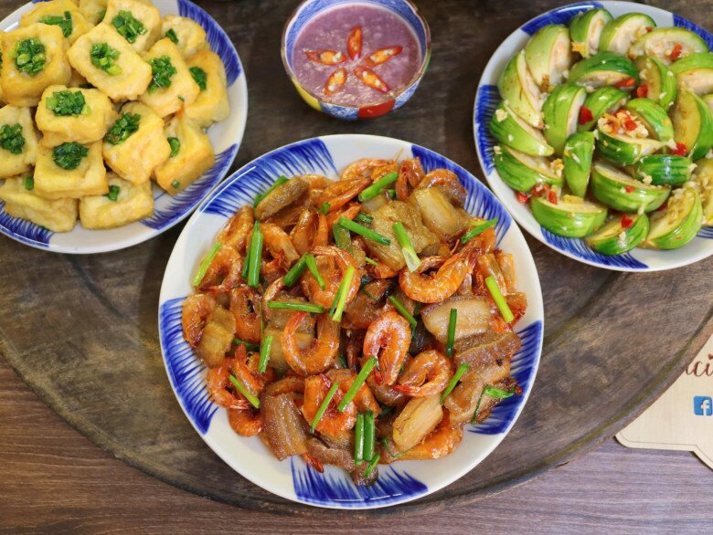 Món canh cua rau mồng tơi