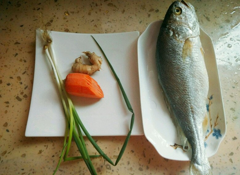 Món cá hấp hành gừng thơm ngon, bổ dưỡng cho ngày hè - 1