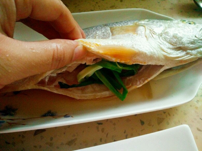 Món cá hấp hành gừng thơm ngon, bổ dưỡng cho ngày hè - 6